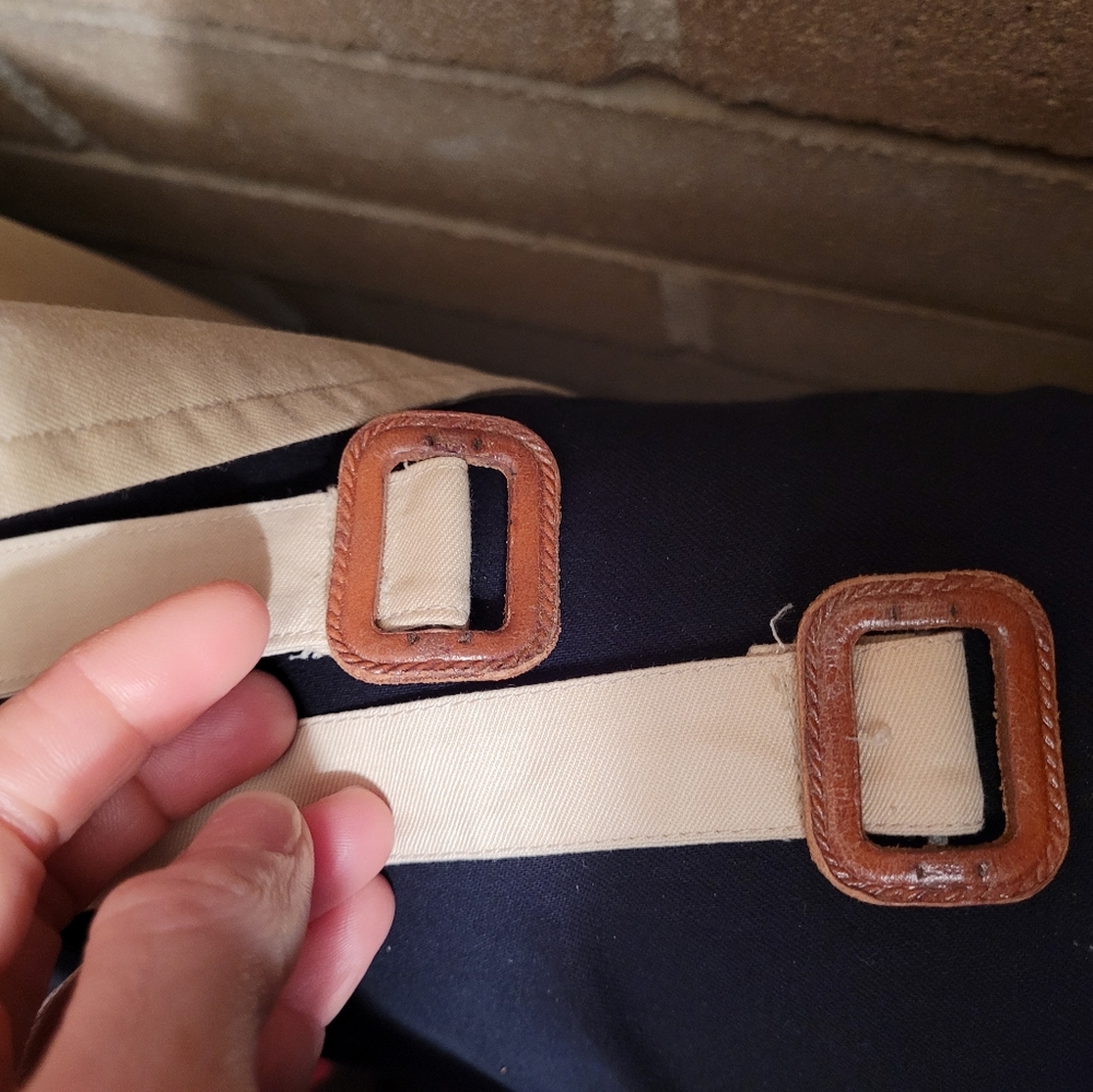 Burberry Kensington Trench Coat worn once - Picture 11 of 12